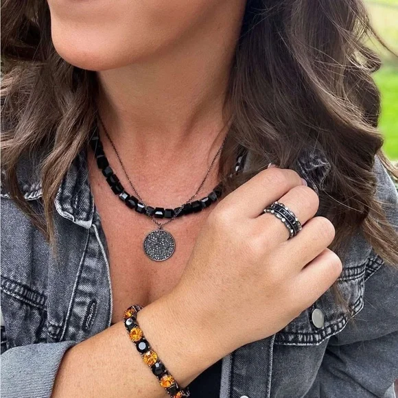 Park Lane SpOoKY🖤🎃BrAcLeTe! 
Hallow👀nTreat👻Free Impression! 
Necklace in Black!🖤 - Picture 11 of 13